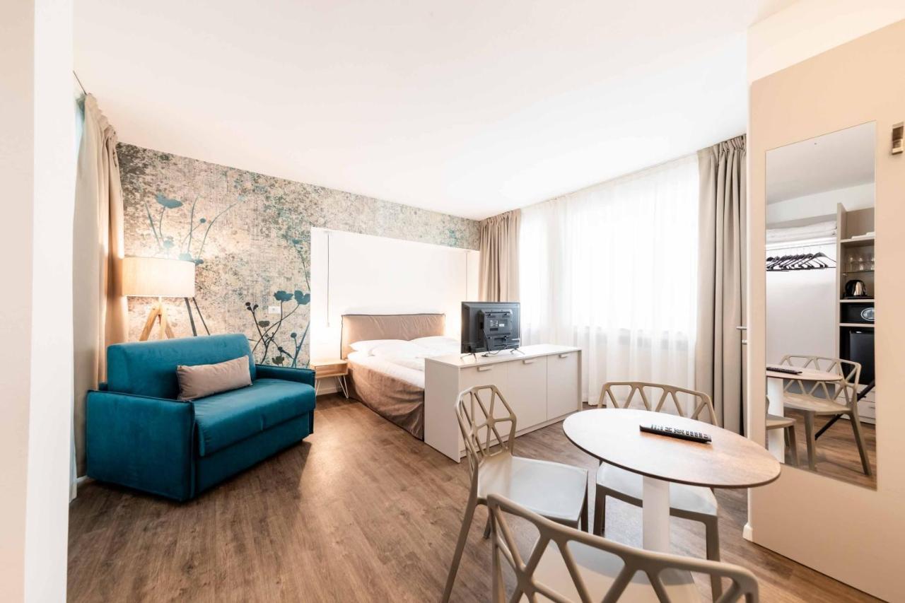 Stay Cooper L Guesthouse Zum Loewen Merano Luaran gambar