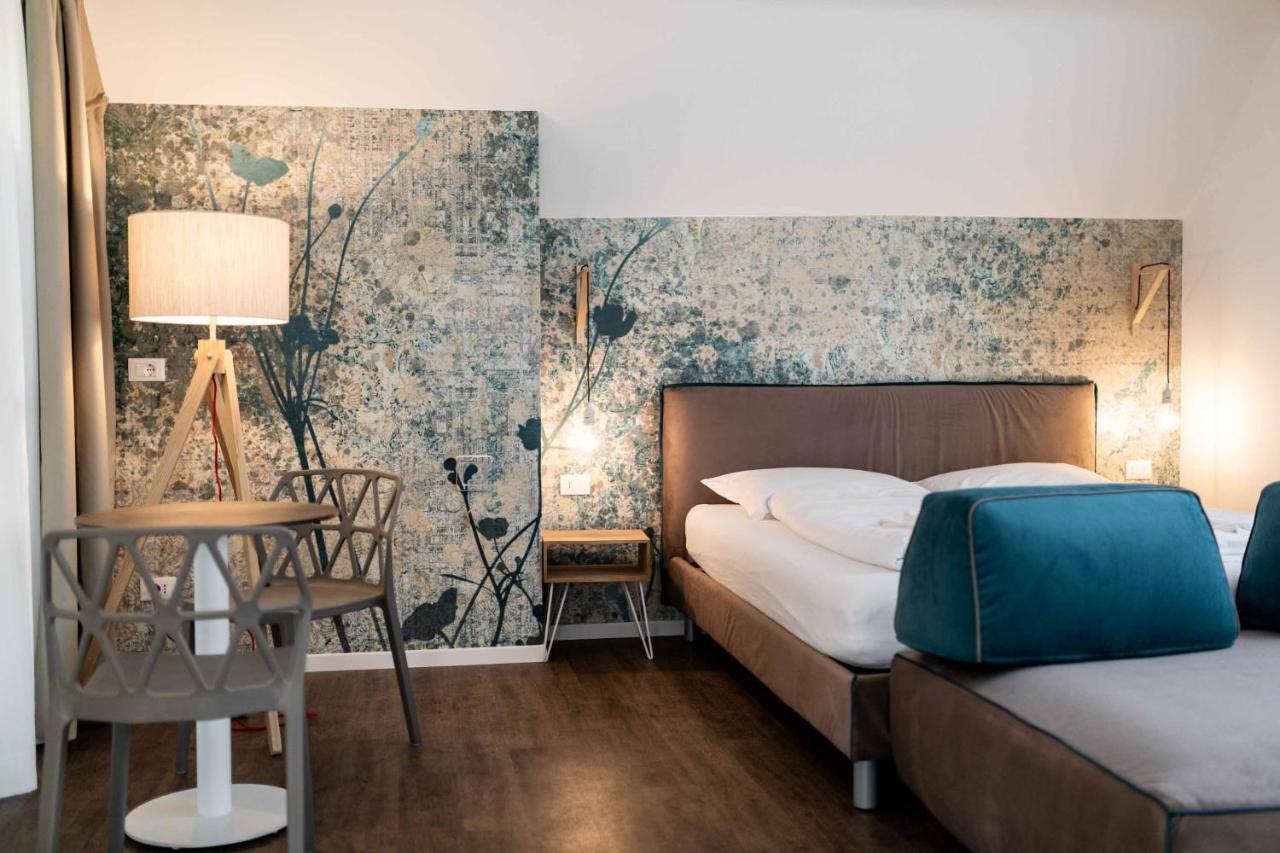 Stay Cooper L Guesthouse Zum Loewen Merano Luaran gambar