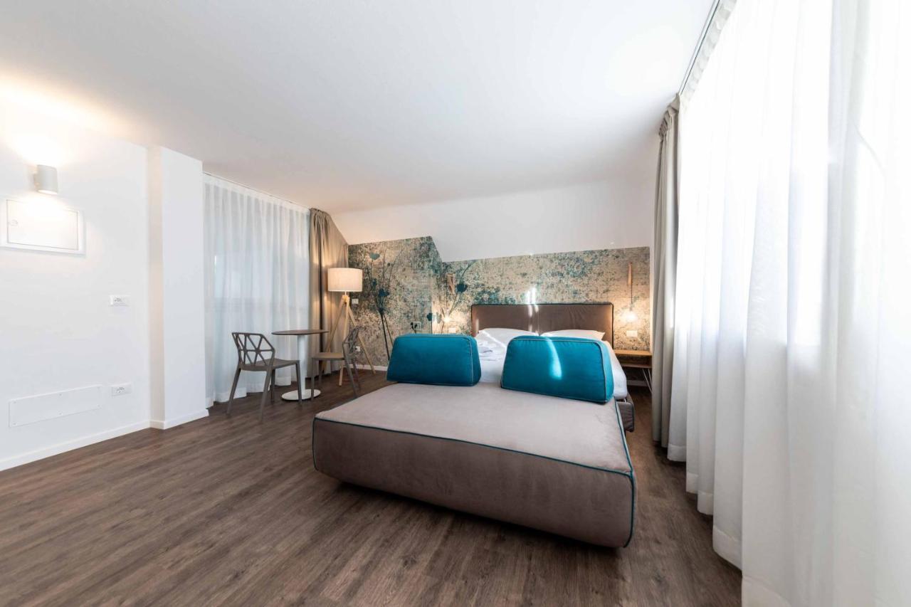 Stay Cooper L Guesthouse Zum Loewen Merano Luaran gambar