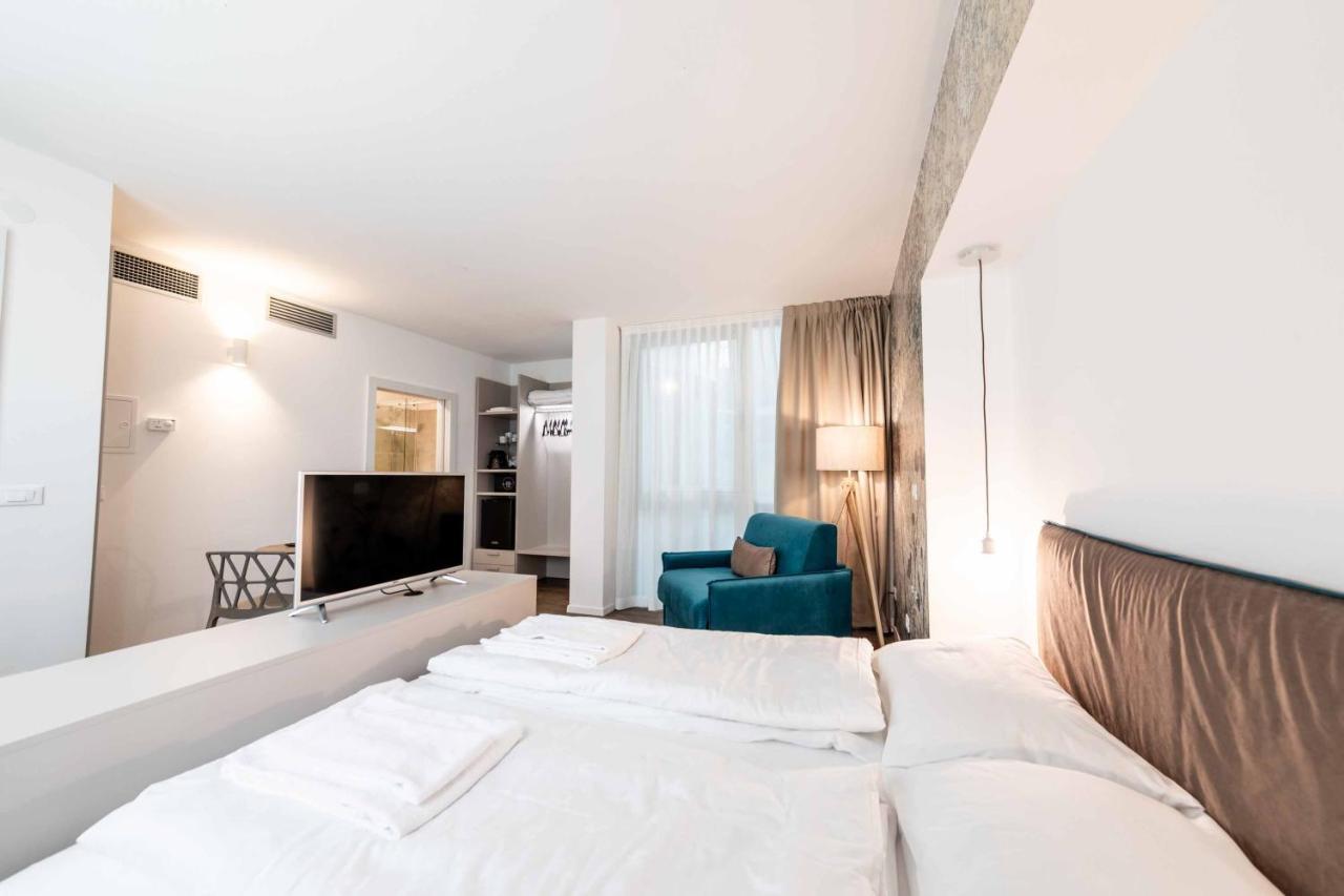 Stay Cooper L Guesthouse Zum Loewen Merano Luaran gambar