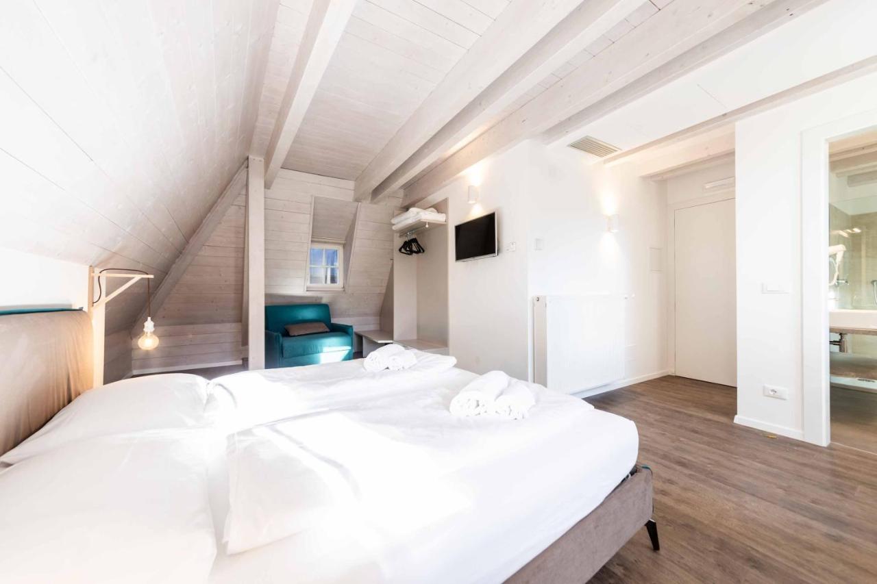 Stay Cooper L Guesthouse Zum Loewen Merano Luaran gambar