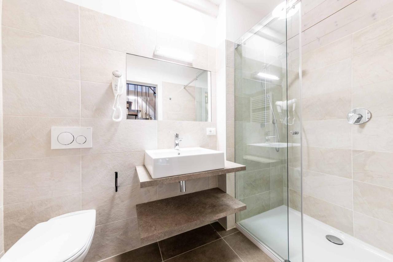 Stay Cooper L Guesthouse Zum Loewen Merano Luaran gambar