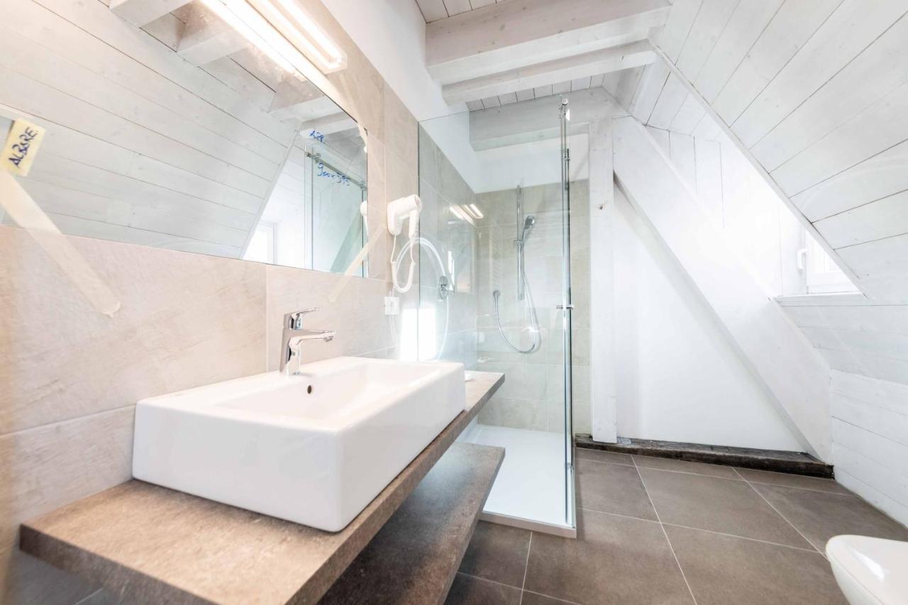 Stay Cooper L Guesthouse Zum Loewen Merano Luaran gambar