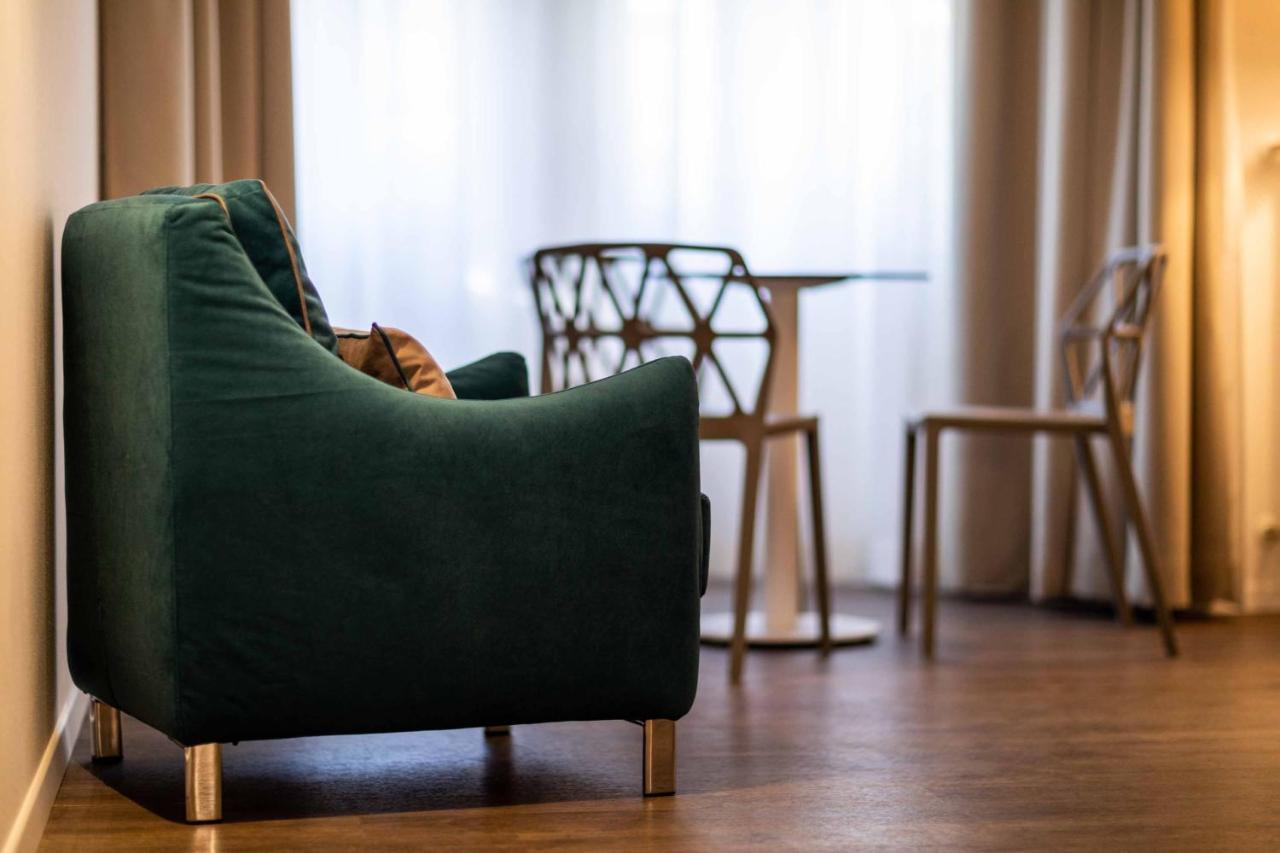Stay Cooper L Guesthouse Zum Loewen Merano Luaran gambar