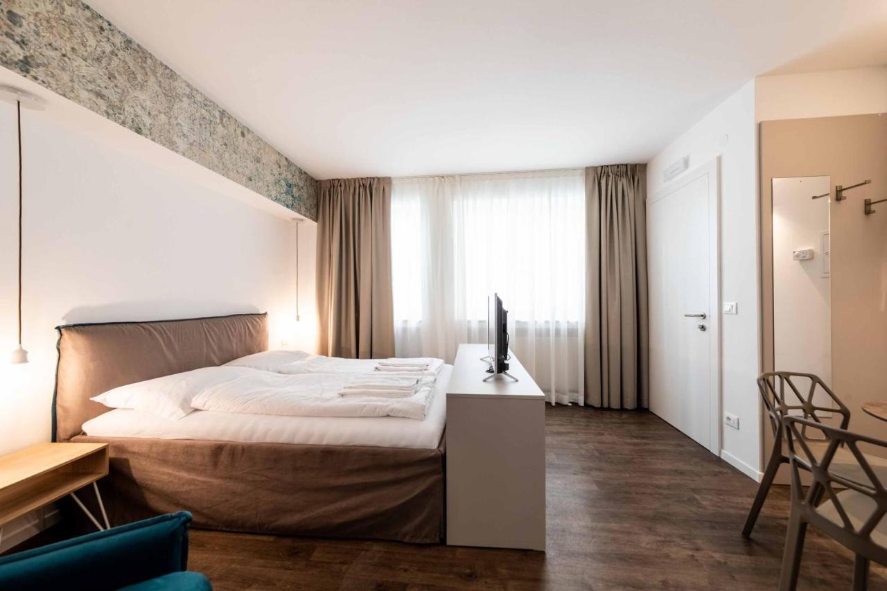 Stay Cooper L Guesthouse Zum Loewen Merano Luaran gambar