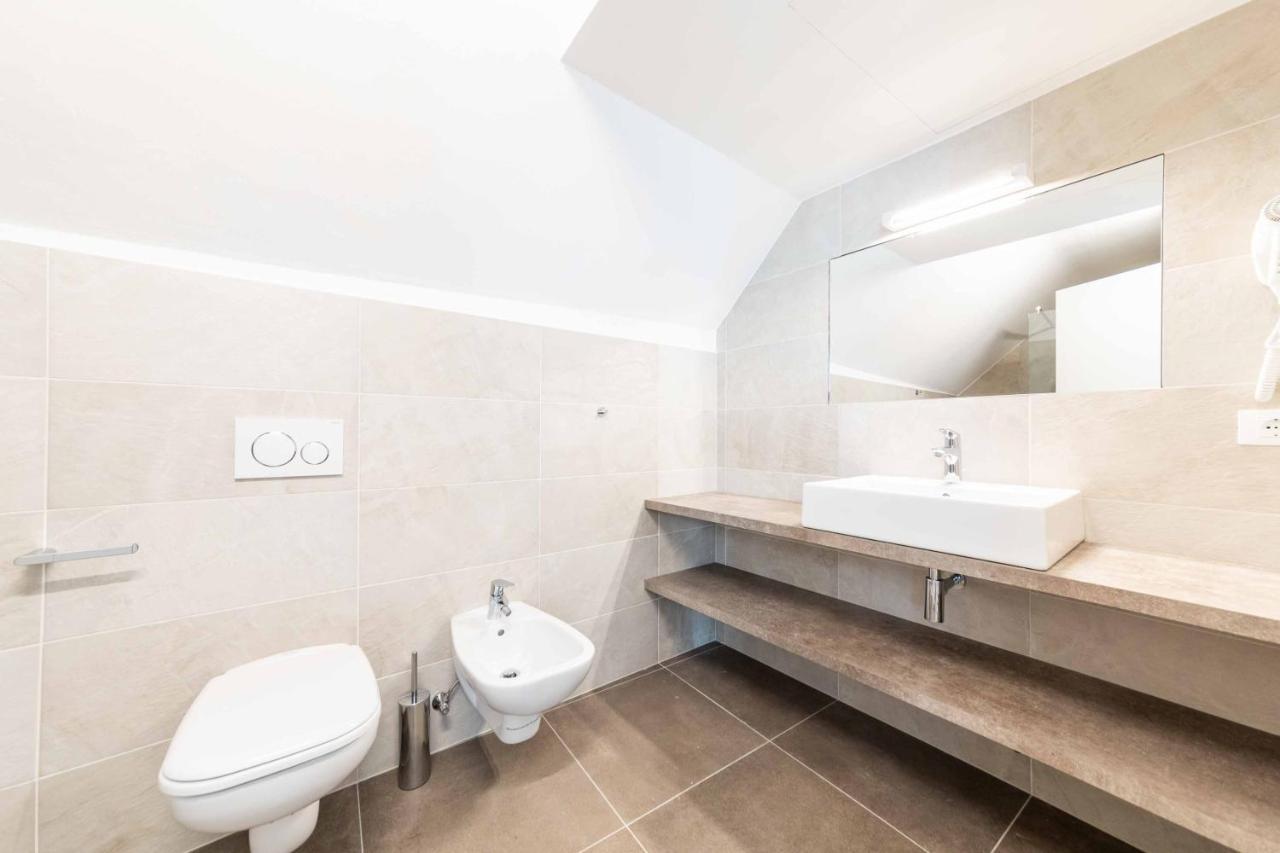Stay Cooper L Guesthouse Zum Loewen Merano Luaran gambar