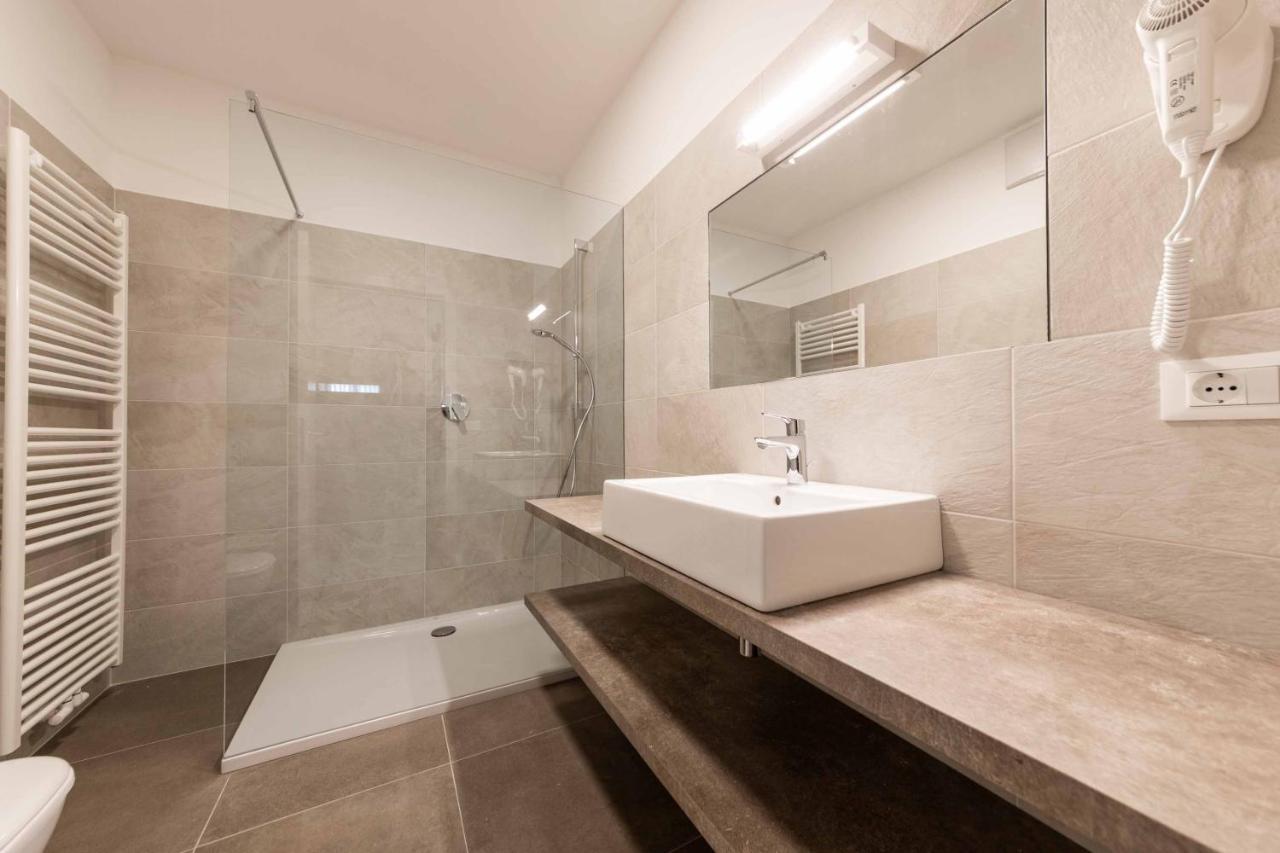 Stay Cooper L Guesthouse Zum Loewen Merano Luaran gambar