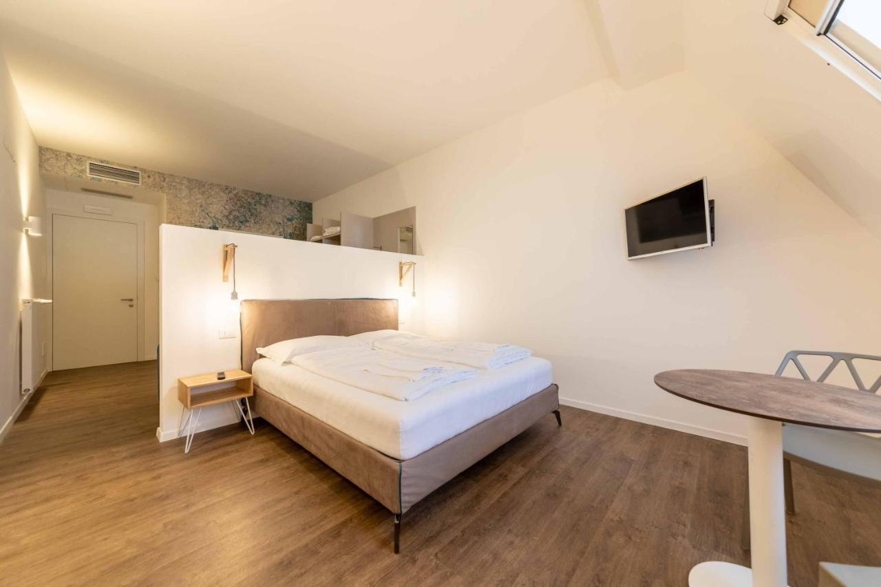 Stay Cooper L Guesthouse Zum Loewen Merano Luaran gambar